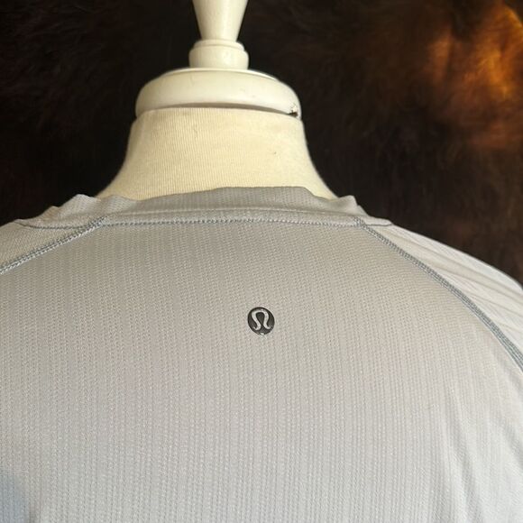 Lululemon shirt L (4444) - Picture 4 of 4